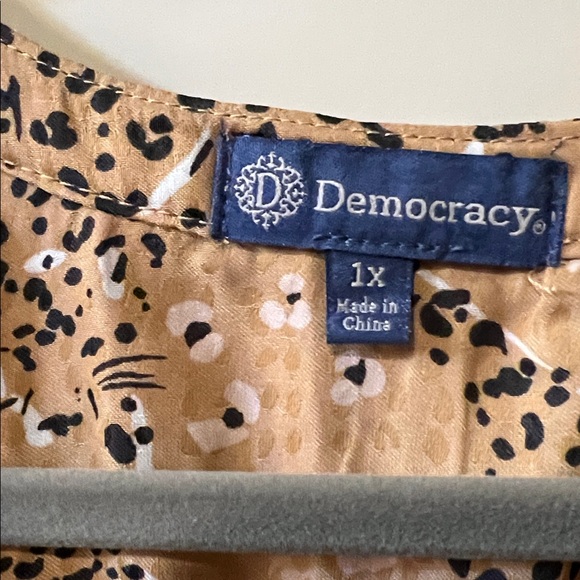 Democracy Animal Print Blouse - Brown 1x A playful piece - Picture 2 of 7